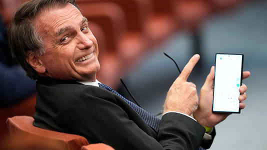 Bolsonaro acusado de liderar uma rede de espionagem ilegal